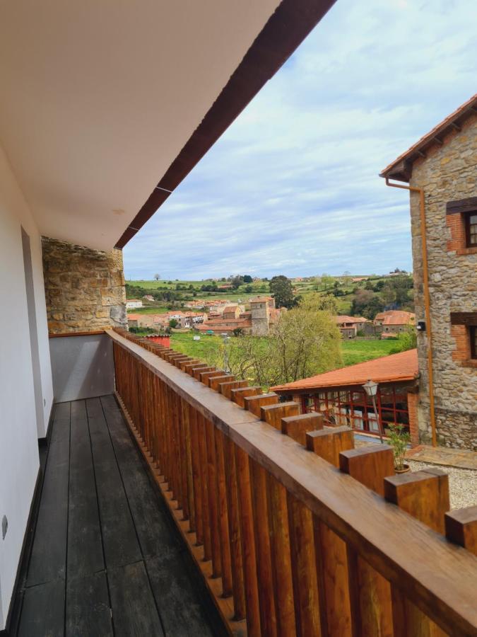 Hotel Posada Los Calderones Santillana del Mar Exterior foto