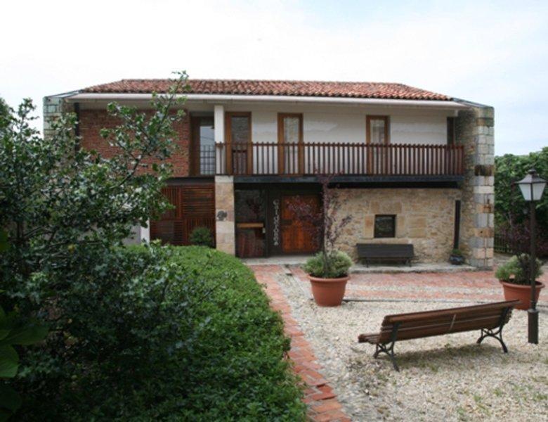 Hotel Posada Los Calderones Santillana del Mar Exterior foto